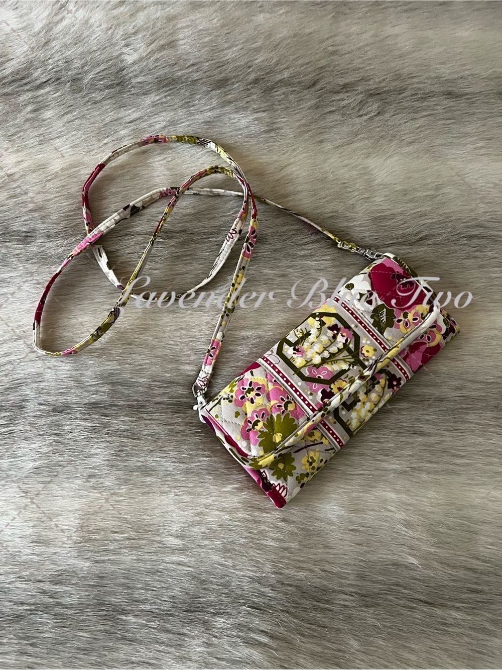 VERA BRADLEY Make Me Blush 2010 Trifold Wallet Crossbody On A String Pink Floral - Picture 1 of 15